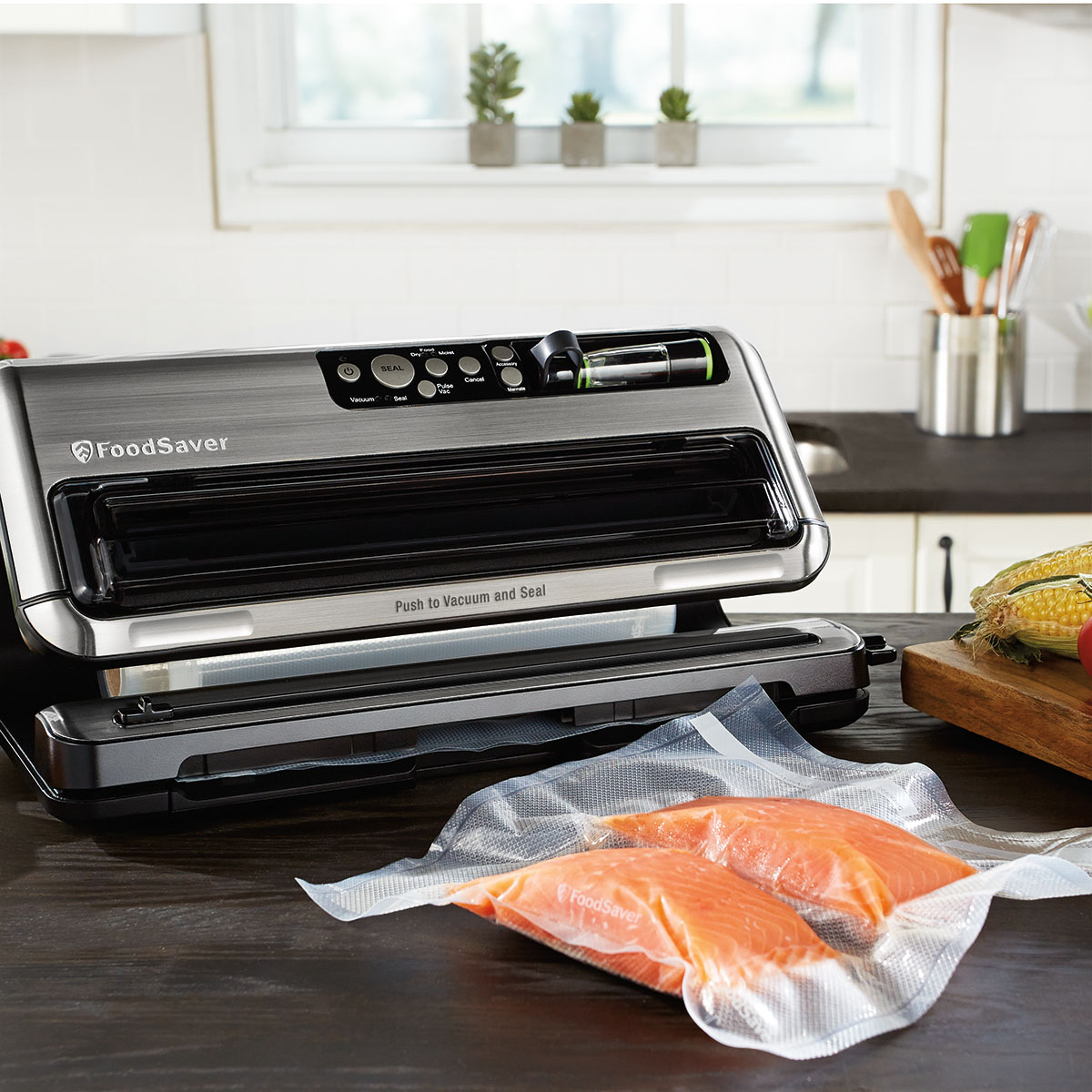 The FoodSaver® FM5400 2in1 Food Preservation System