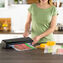 Paquet de 2 rouleaux «Scellez et pelez» FoodSaverᴹᴰ 8 po x 18 pi Image 11 of 11