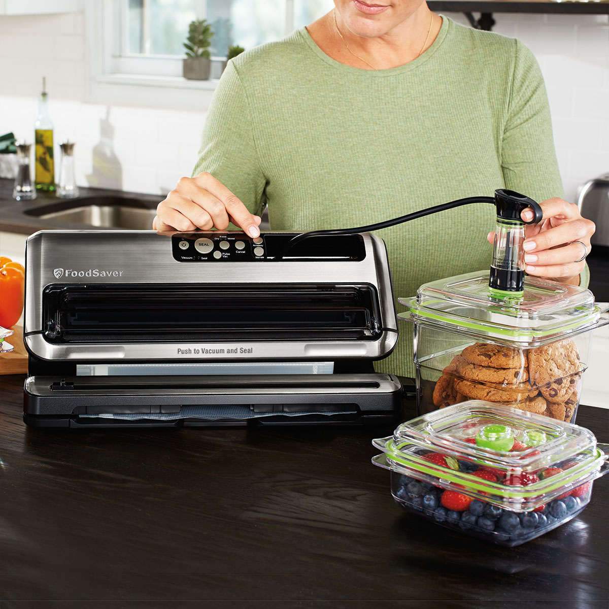 The FoodSaver® FM5400 2in1 Food Preservation System